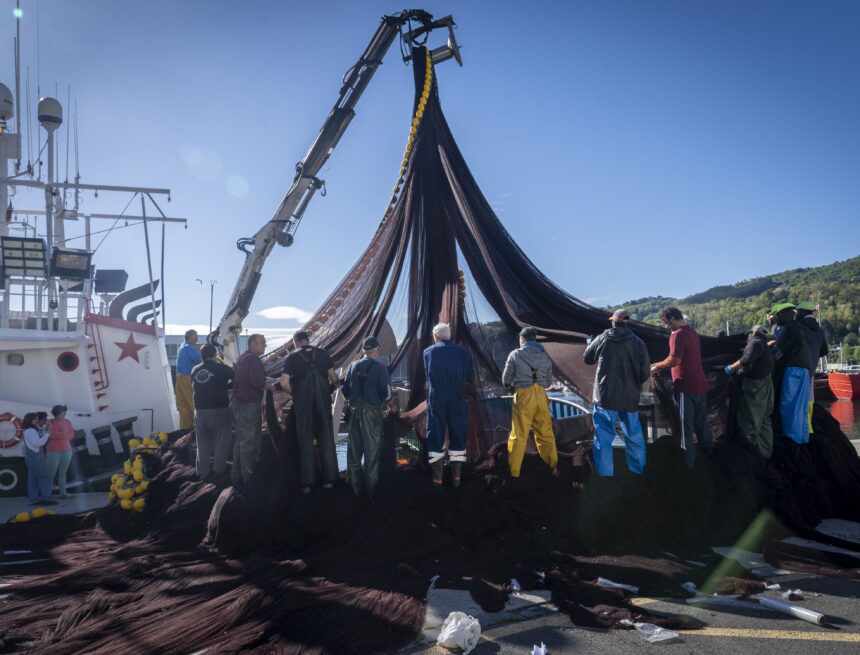 Emakumeak, itsasoratzeko prest